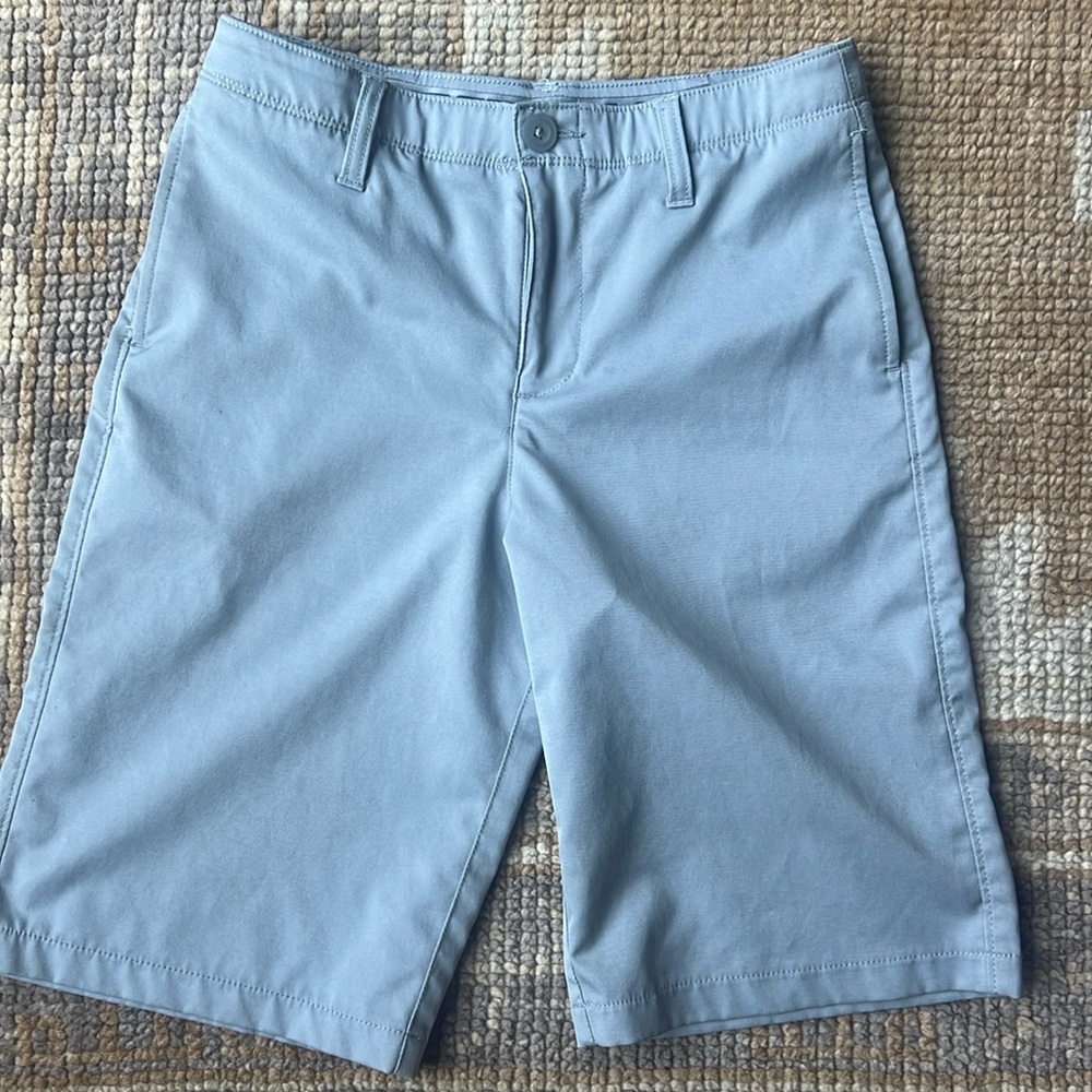 Under armor golf shorts 14